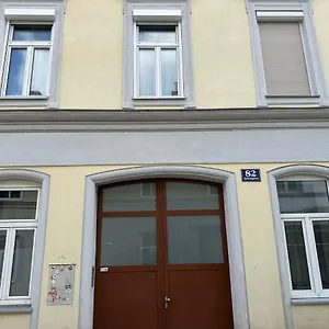  Apartament Cozy 8-person In Located At Haberlgasse 82 N1