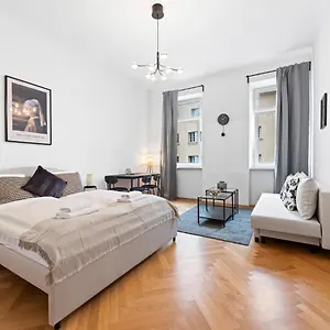  Apartment Cozy In 16th District