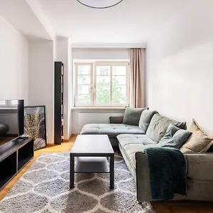  Apartament Near Metro - Netflix - Free Wifi