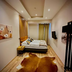  Apartment Wiener Stadthalle Boutique - Ideal For Couples