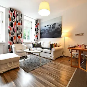  Apartment Goodman's I