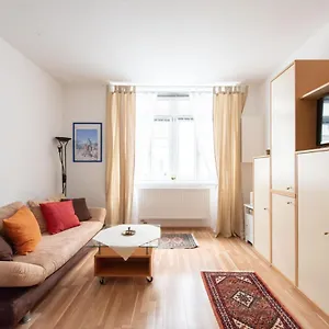  Apartman 1030
