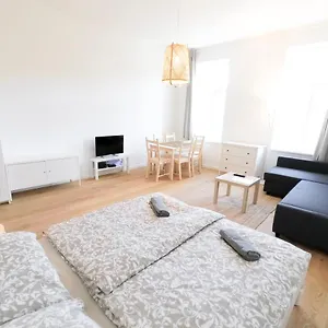  Apartment - Metro 1160