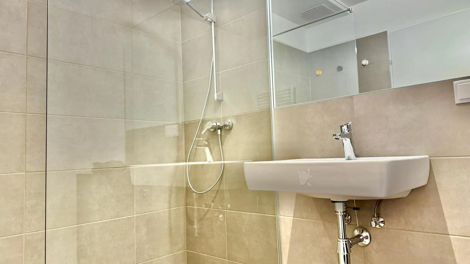 Central Modern Studio Apartment Vienna Austria