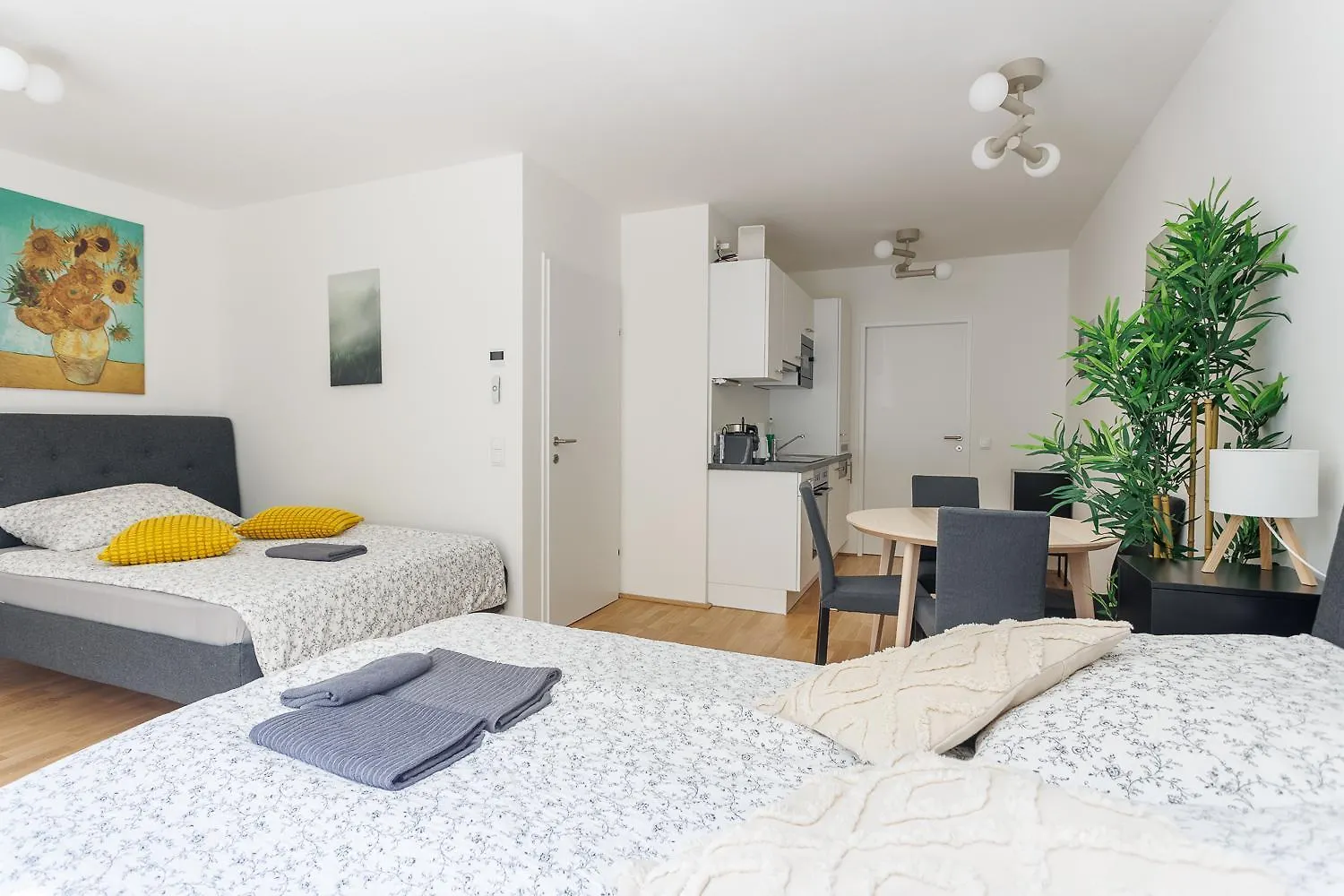 Central Modern Studio Apartment Βιέννη